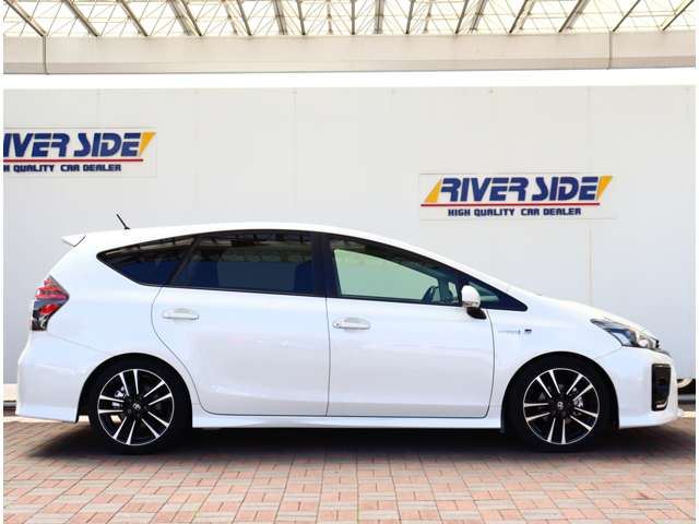 Toyota PRIUS ALPHA 2019 6431079-1