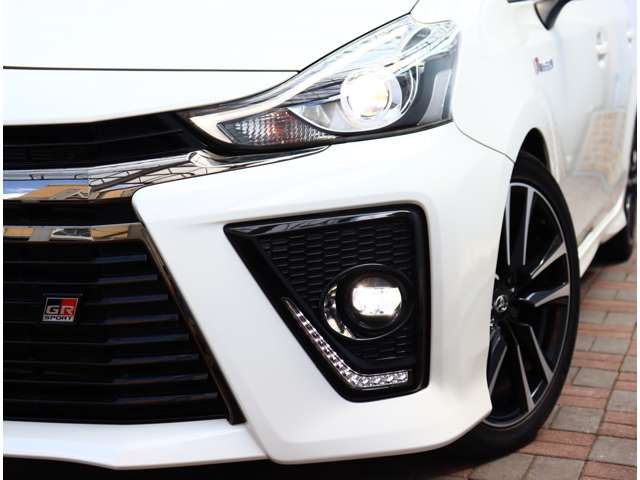 Toyota PRIUS ALPHA 2019 6431079-8