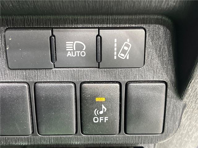 Toyota PRIUS ALPHA 2018 6431184-7