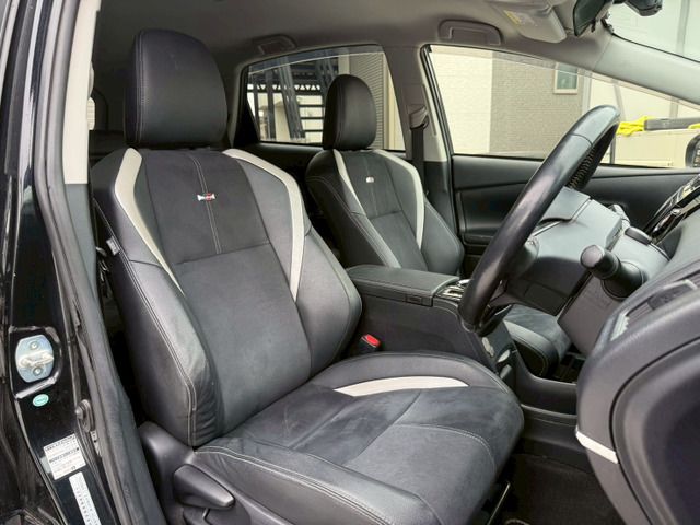 Toyota PRIUS ALPHA 2018 6431371-2