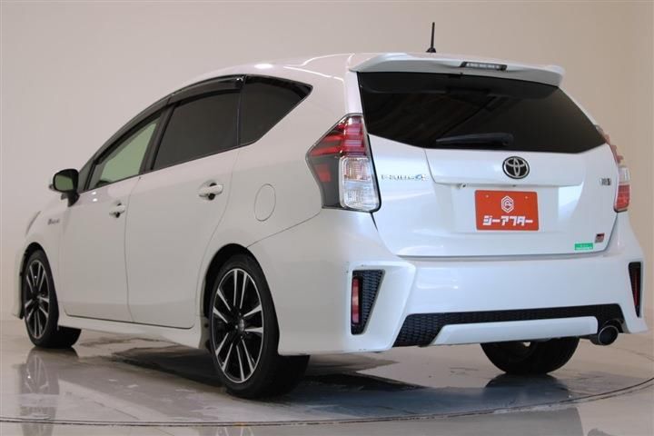 Toyota PRIUS ALPHA 2018 6431405-10