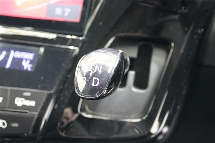 Toyota PRIUS ALPHA 2018 6431405-5