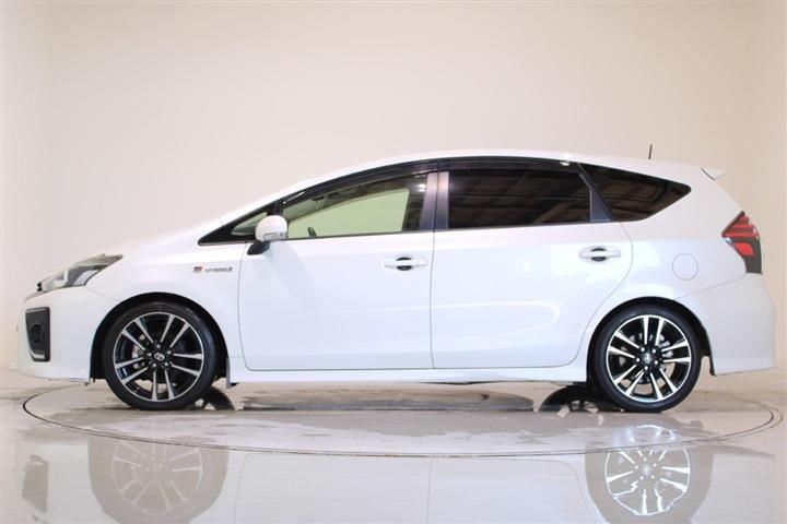 Toyota PRIUS ALPHA 2018 6431405-9