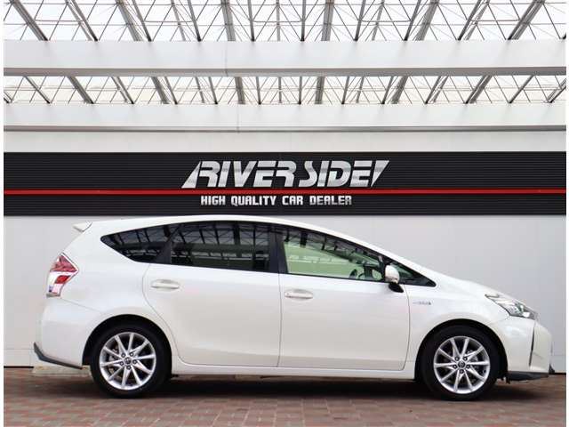 Toyota PRIUS ALPHA 2018 6431486-1