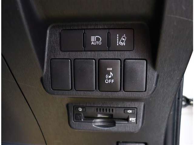 Toyota PRIUS ALPHA 2018 6431486-8