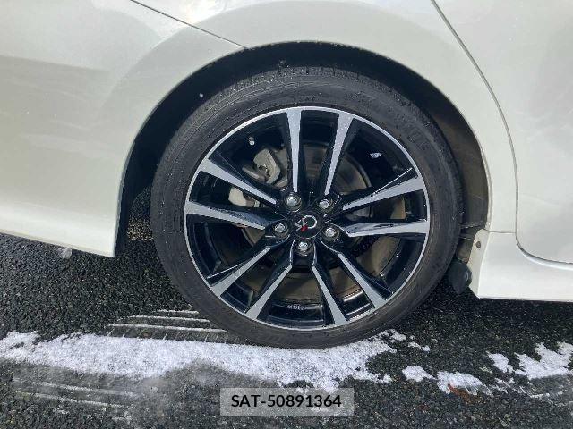 Toyota PRIUS ALPHA 2017 6431680-10