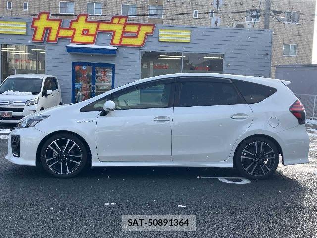 Toyota PRIUS ALPHA 2017 6431680-4