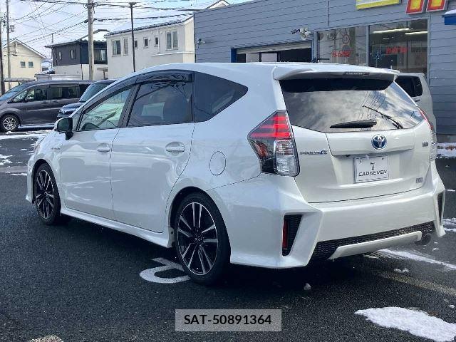 Toyota PRIUS ALPHA 2017 6431680-5