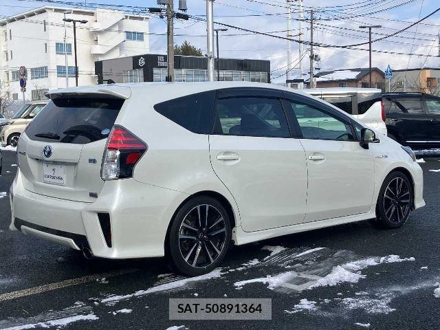 Toyota PRIUS ALPHA 2017 6431680-7