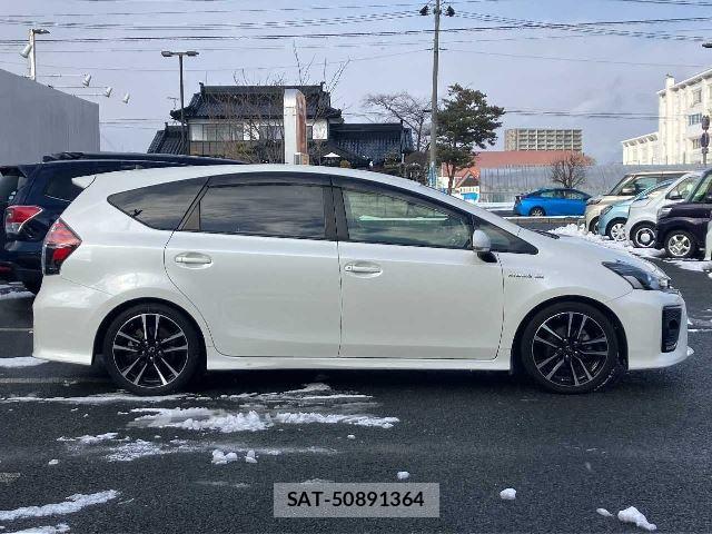 Toyota PRIUS ALPHA 2017 6431680-8