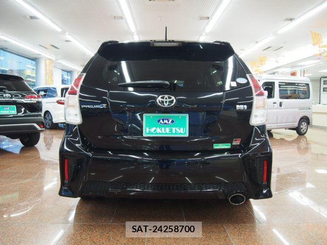 Toyota PRIUS ALPHA 2017 6431817-1