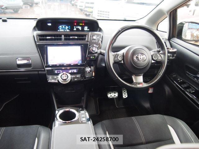 Toyota PRIUS ALPHA 2017 6431817-2