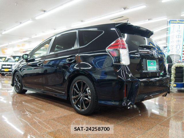 Toyota PRIUS ALPHA 2017 6431817-3