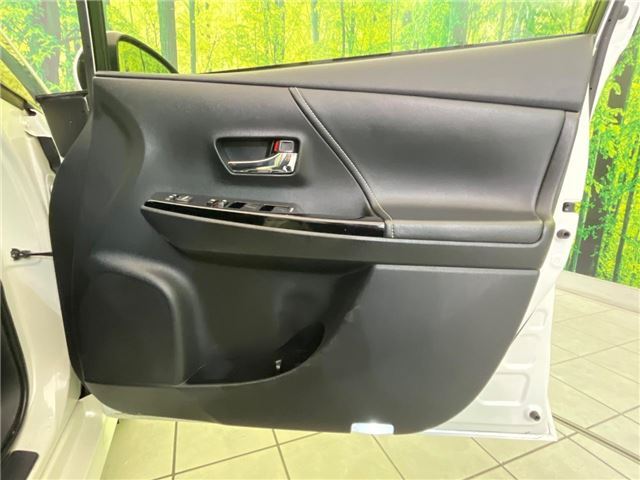 Toyota PRIUS ALPHA 2016 6432164-5
