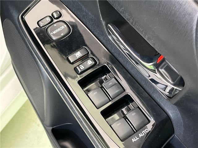 Toyota PRIUS ALPHA 2016 6432164-6