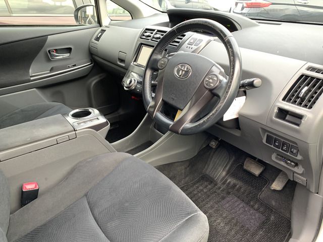 Toyota PRIUS ALPHA 2014 6434310-7