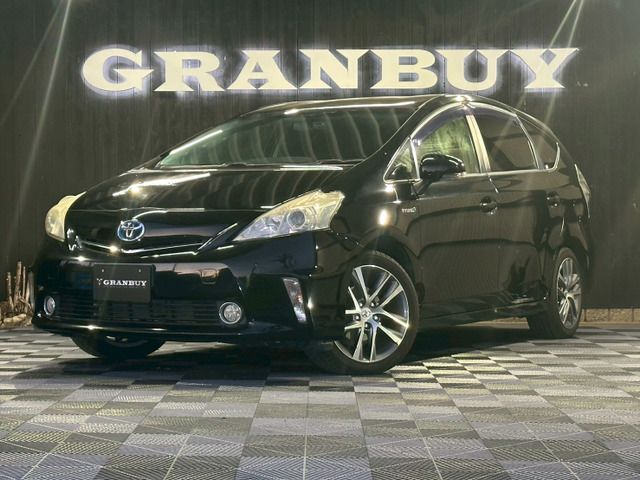 Toyota PRIUS ALPHA 2013 6435233-0