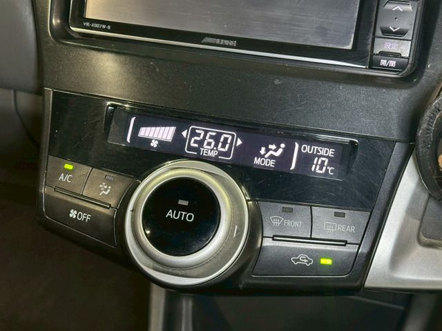 Toyota PRIUS ALPHA 2013 6435233-10