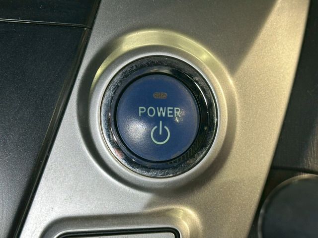 Toyota PRIUS ALPHA 2013 6435233-8