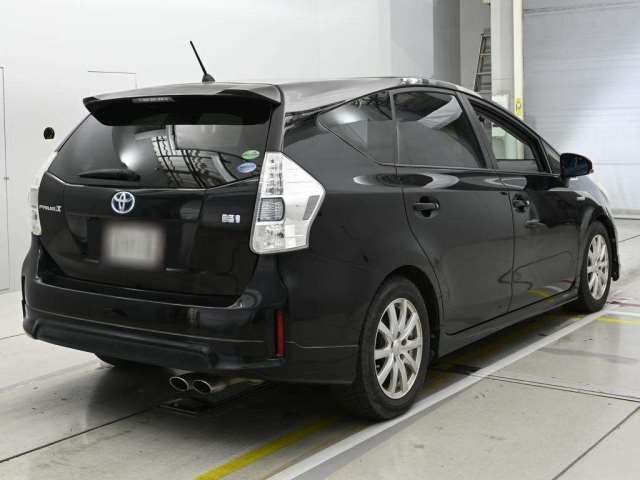 Toyota PRIUS ALPHA 2013 6435335-1