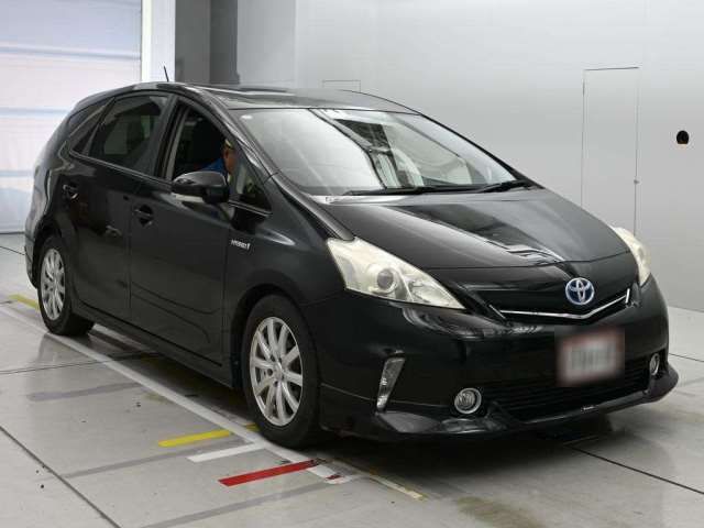 Toyota PRIUS ALPHA 2013 6435335-4