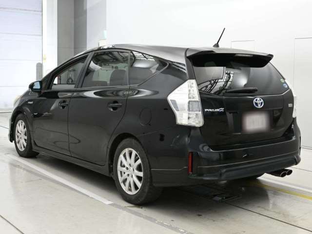 Toyota PRIUS ALPHA 2013 6435335-5