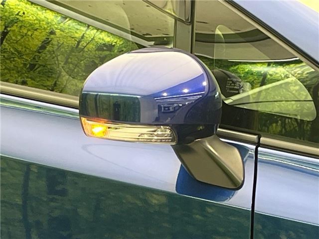 Toyota PRIUS ALPHA 2012 6436264-6