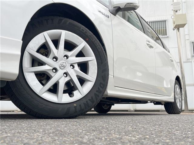 Toyota PRIUS ALPHA 2012 6436387-4