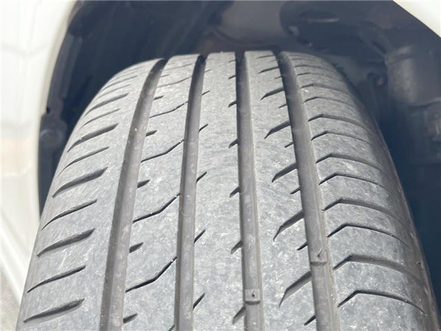 Toyota PRIUS ALPHA 2012 6436387-7