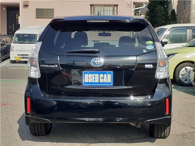 Toyota PRIUS ALPHA 2012 6436811-10