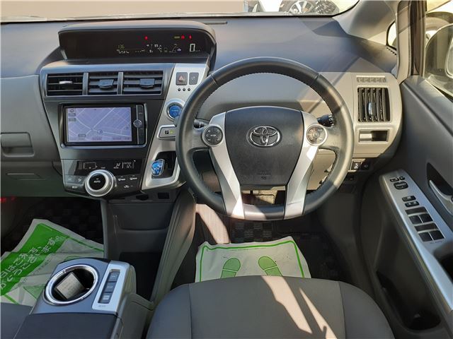 Toyota PRIUS ALPHA 2012 6436811-2