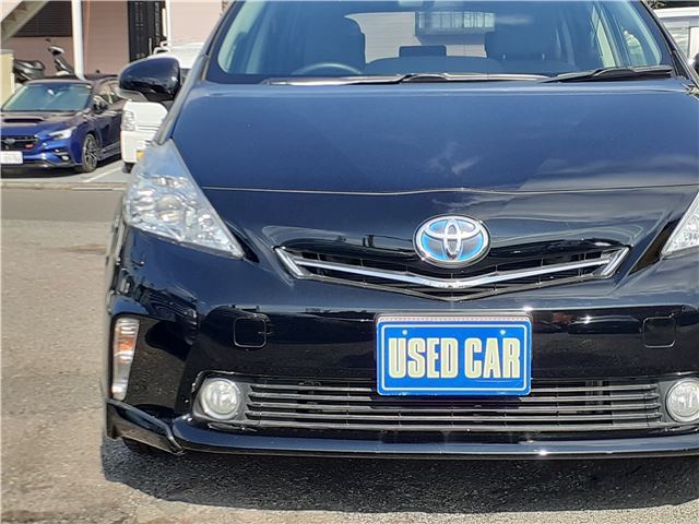 Toyota PRIUS ALPHA 2012 6436811-4