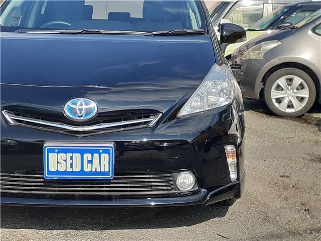 Toyota PRIUS ALPHA 2012 6436811-5