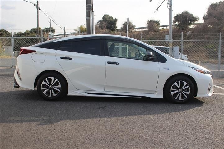 Toyota PRIUS PHV 2019 6438835-10