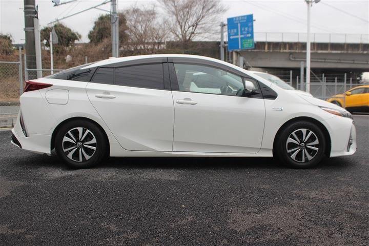 Toyota PRIUS PHV 2018 6439899-9