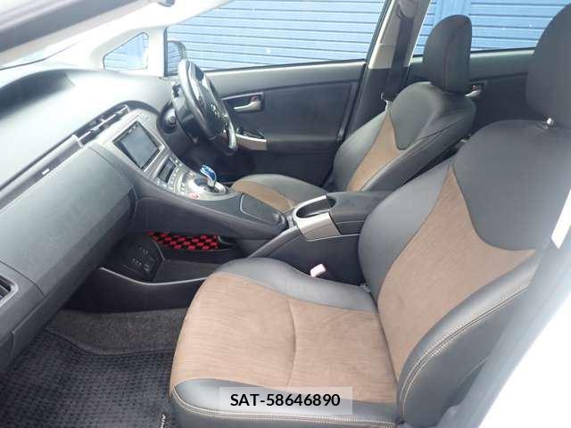 Toyota PRIUS PHV 2013 6446868-10