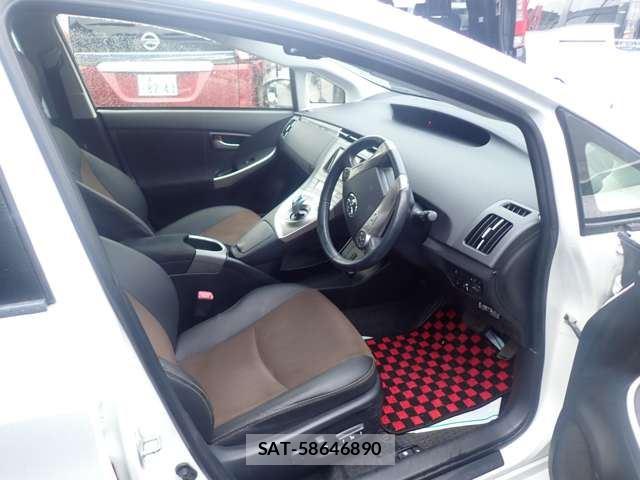 Toyota PRIUS PHV 2013 6446868-9