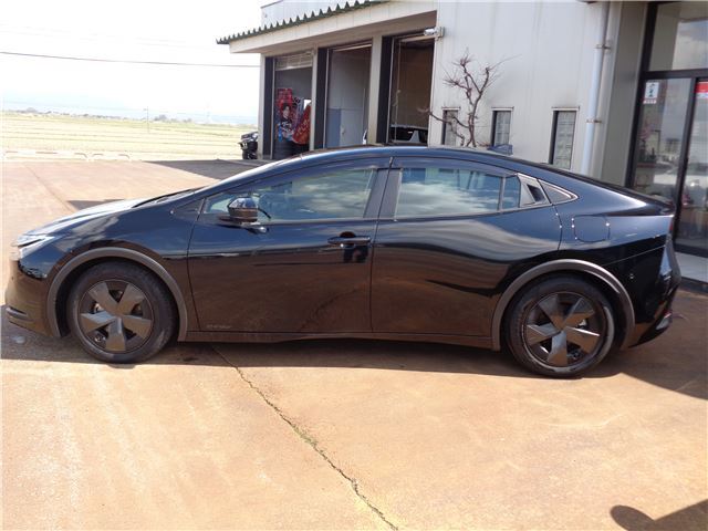 Toyota PRIUS 2023 6429743-5