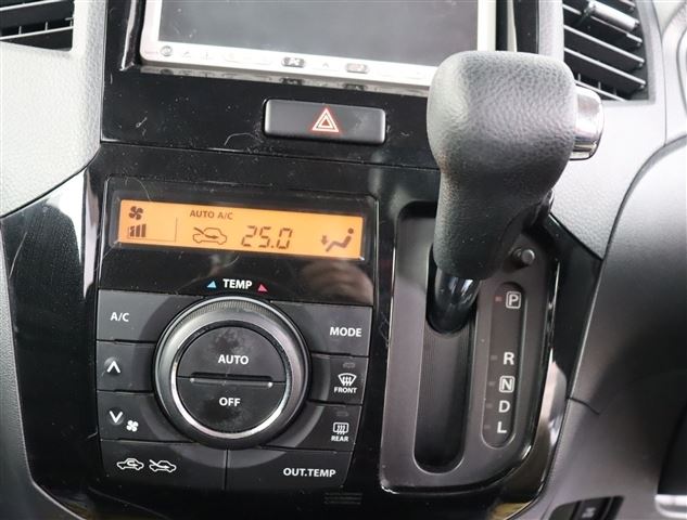 Nissan ROOX 2013 6427677-4