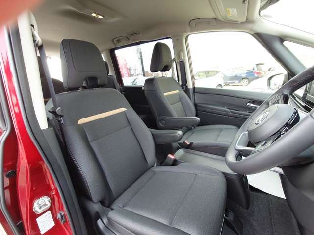 Nissan SERENA 2025 6429420-3