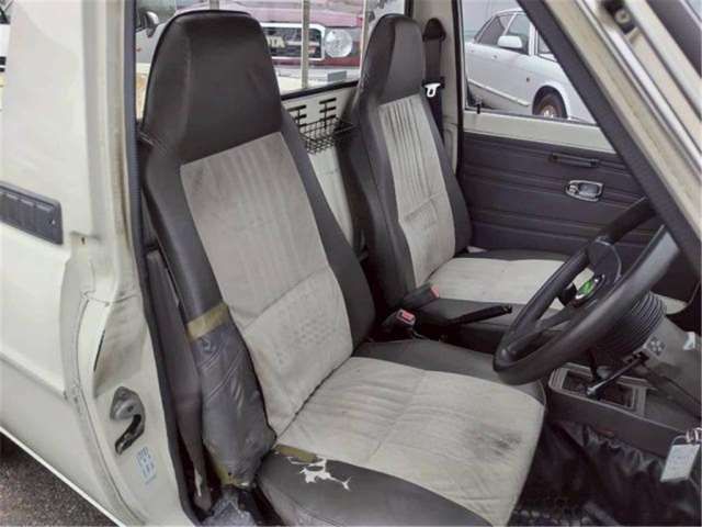 Nissan SUNNY TRUCK 1992 6443927-10