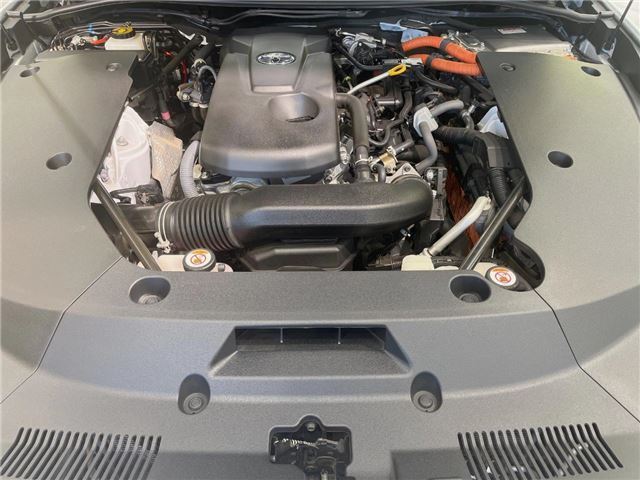 Toyota CROWN HYBRID 2021 6490030-5