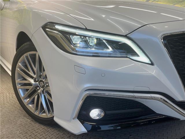 Toyota CROWN HYBRID 2021 6490030-9