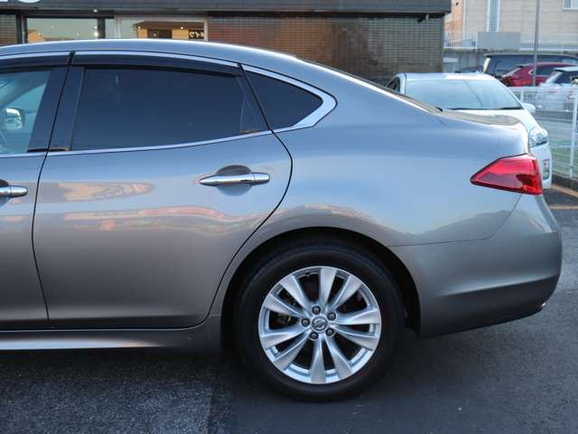 Nissan FUGA 2011 6493704-8
