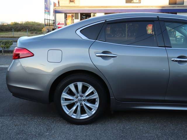 Nissan FUGA 2011 6493704-9