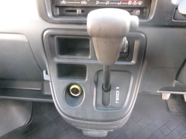 Daihatsu HIJET CARGO 2015 6485208-9