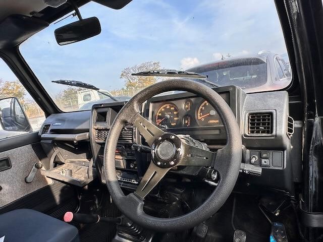 Suzuki JIMNY 1990 6481961-2