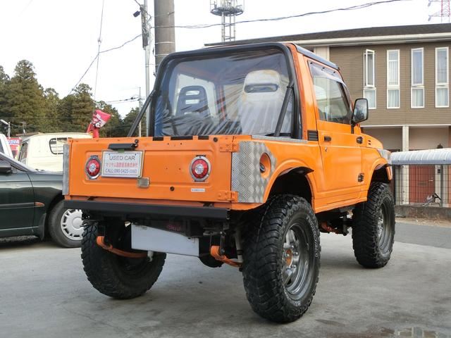 Suzuki JIMNY 1987 6482095-7