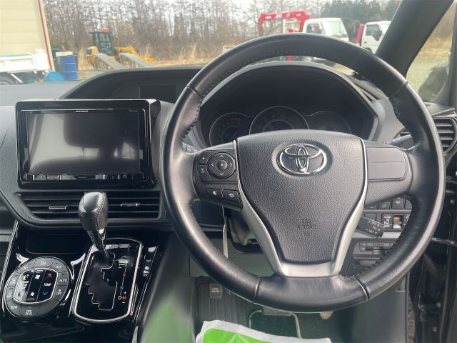 Toyota NOAH 2020 6510464-2