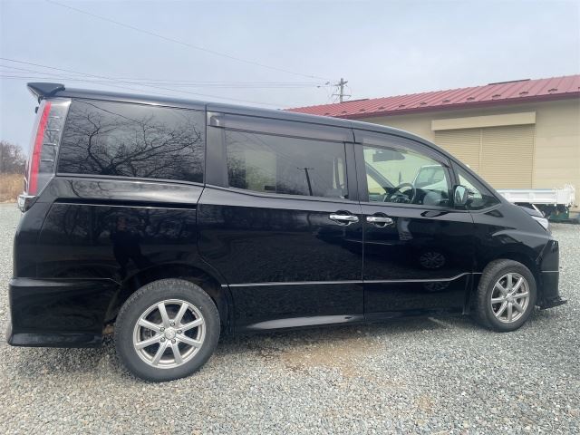 Toyota NOAH 2020 6510464-8